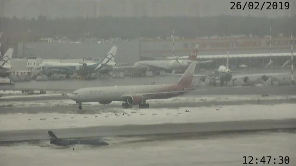 Russia: CCTV captures hair-raising moment business jet overshoots runway in Moscow
