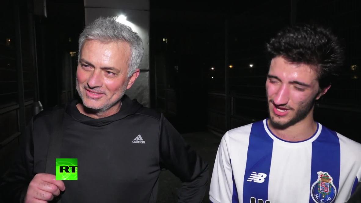 Reino Unido: El legendario entrenador Mourinho muestra sus habilidades futbolísticas con su hijo en Londres * CONTENIDO DE SOCIOS *