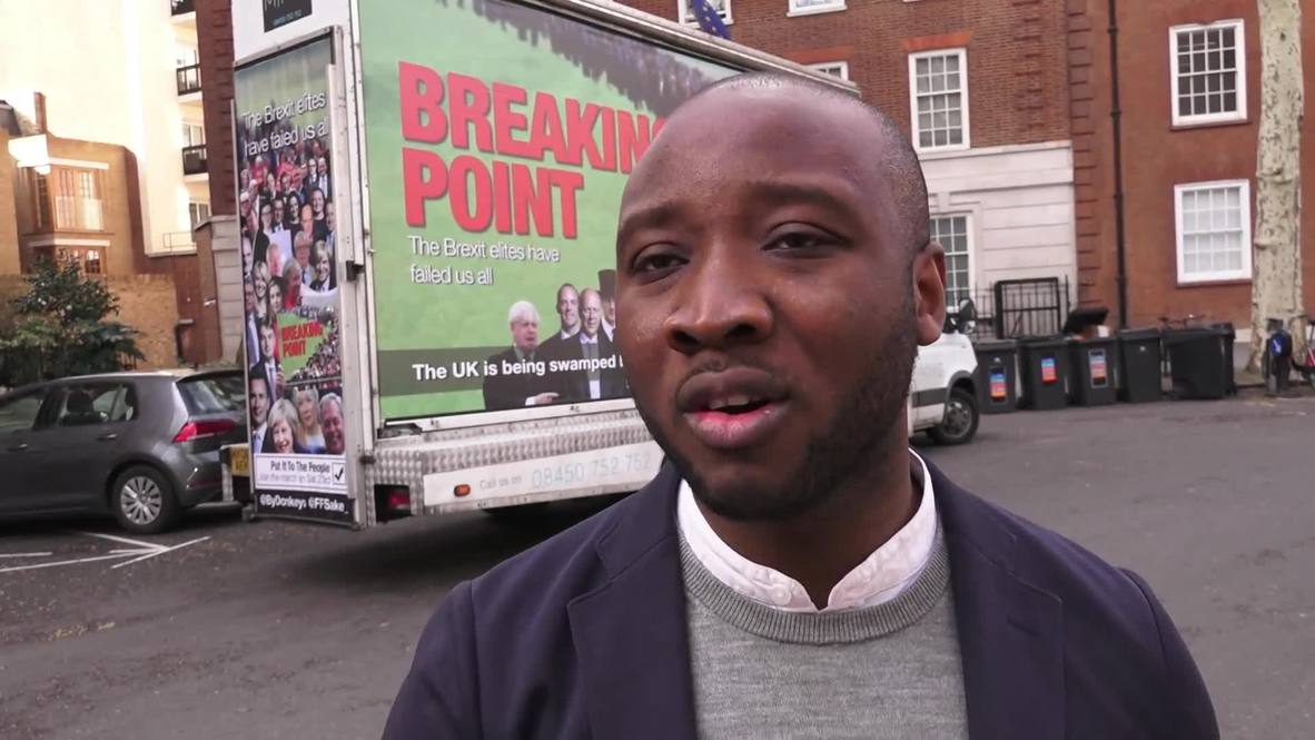 UK: 'Breaking point' - Pro-leave politicians mocked with anti-Brexit billboard