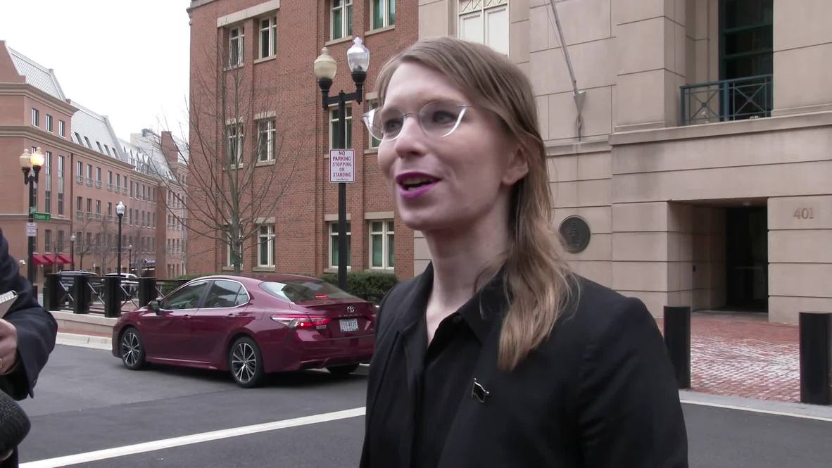 USA: Manning says she may be 'locked up' before being detained for contempt of court