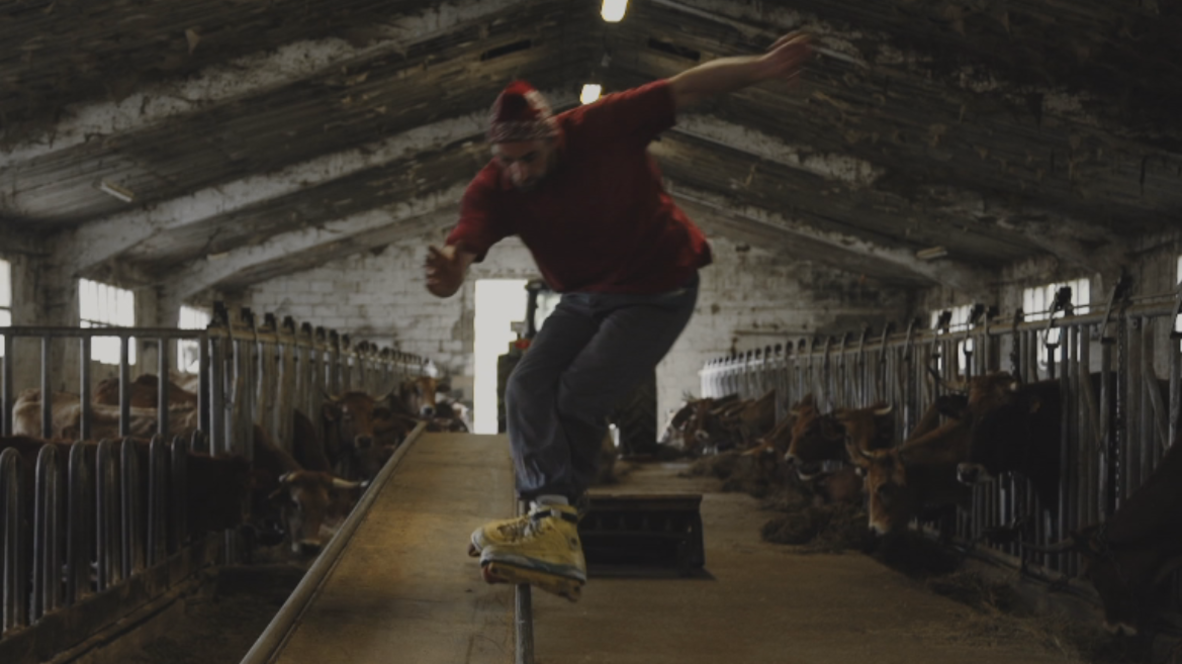 Spanish farmer turns cow shed into skate park in Llanuces