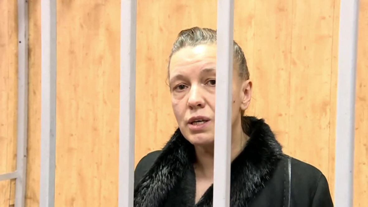 Россия: Мама девочки Маугли из Москвы арестована судом до 10 мая