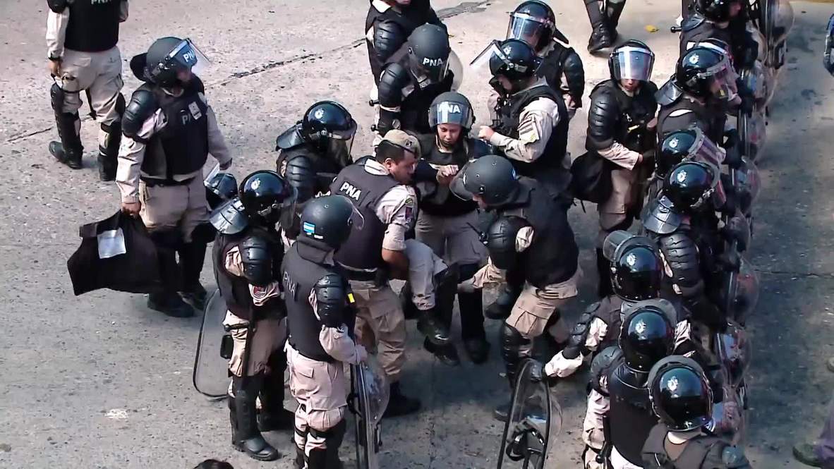 Argentina: Manifestantes protestan contra la pobreza en Buenos Aires
