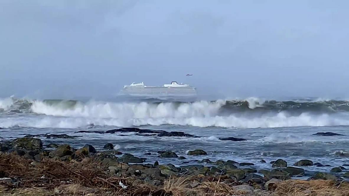 Norway: Helicopters sent to airlift 1300 people off stricken cruise ship