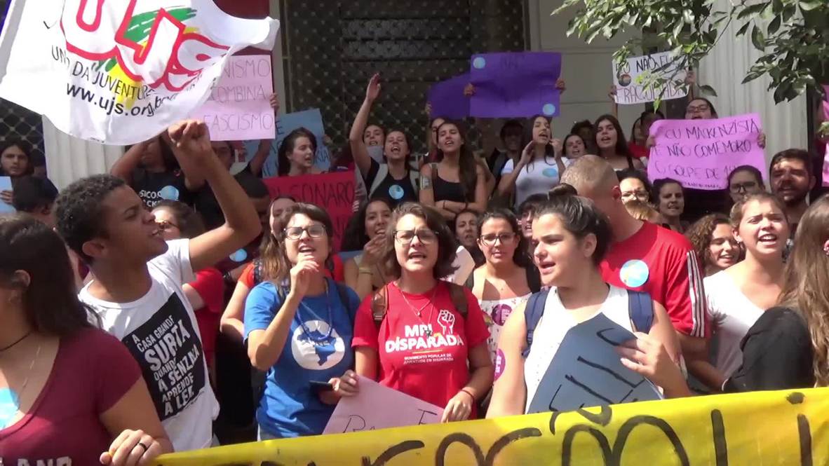 Brasil: Estudiantes de Sao Paulo protestan a favor y en contra de la visita de Bolsonaro a la universidad