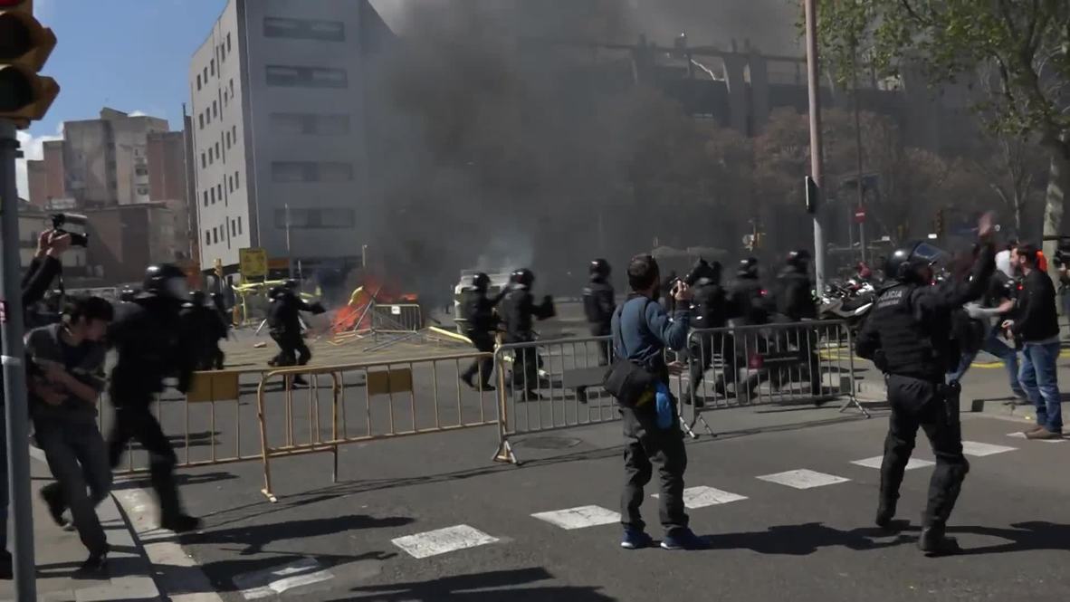 Spain: Chaos breaks out as Barcelona Antifa counter far-right Vox rally