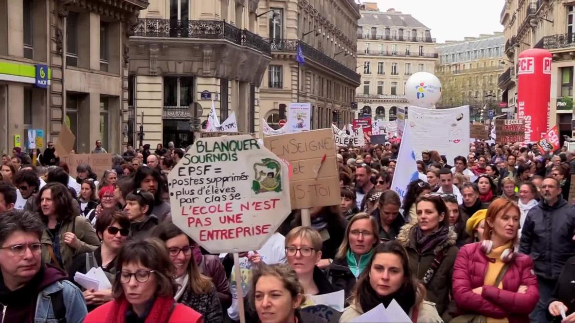 Francia: Miles de profesores protestan en París contra la nueva reforma educativa