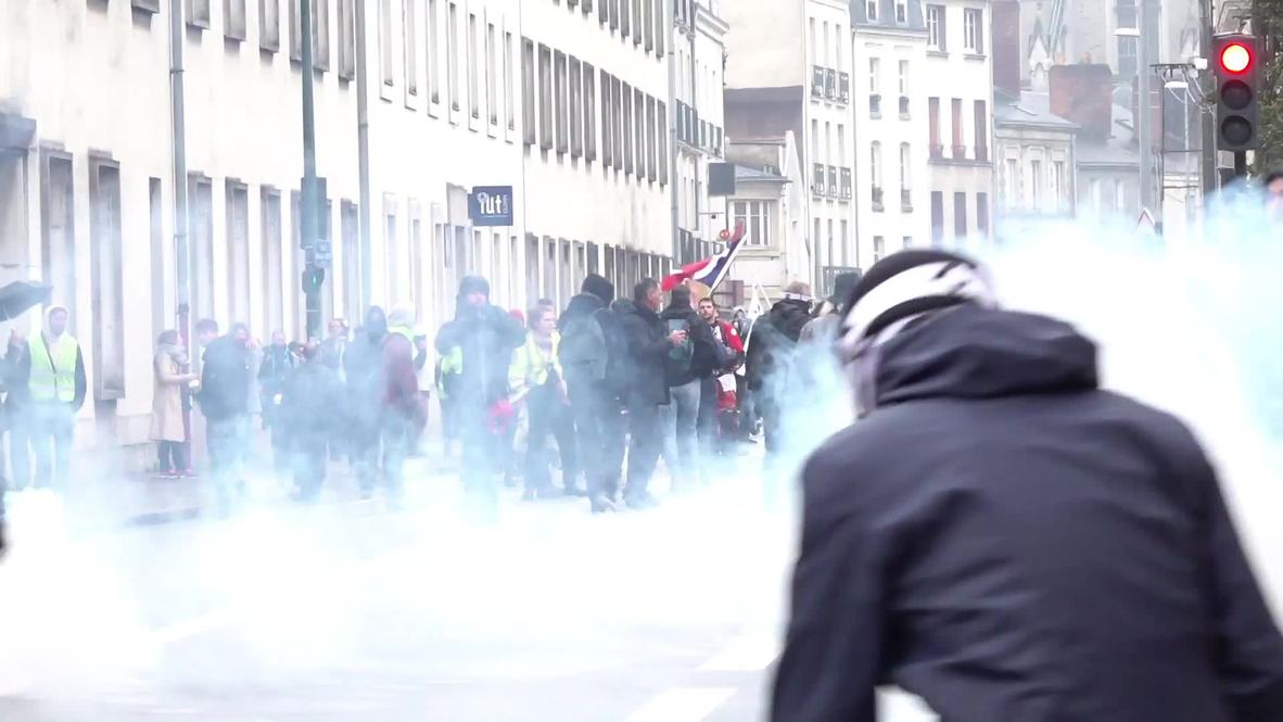 France: Chaos in Nantes as 'Yellow Vests' clash with police in city centre