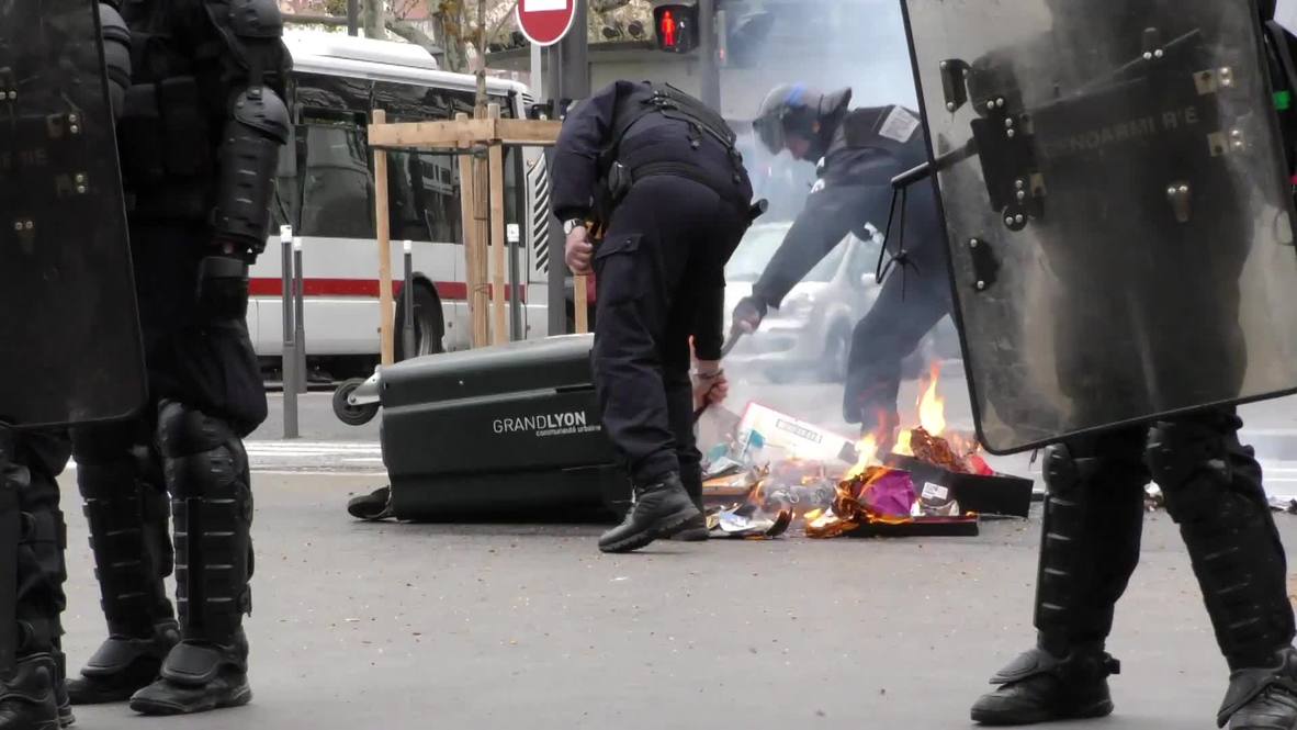 France: Chaos in Lyon as 'Yellow Vests' clash with police