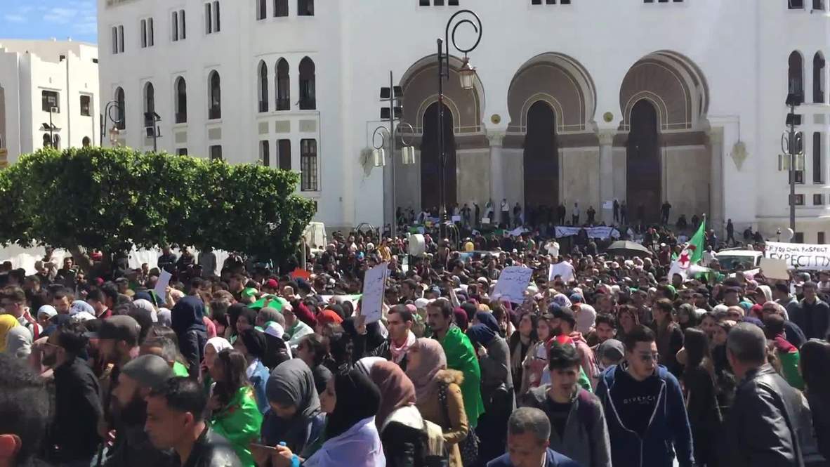 Algeria: Thousands gather in Algiers as parliament names interim leader
