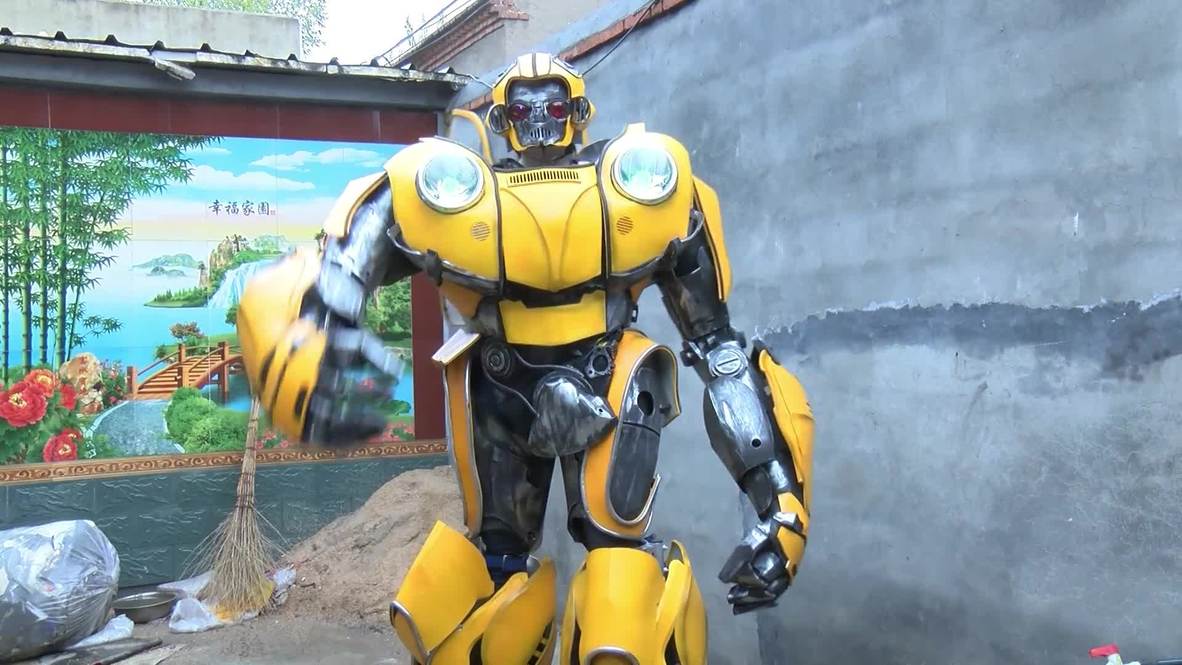 Roll out! Chinese cosplayers take Transformers suits to a whole new level