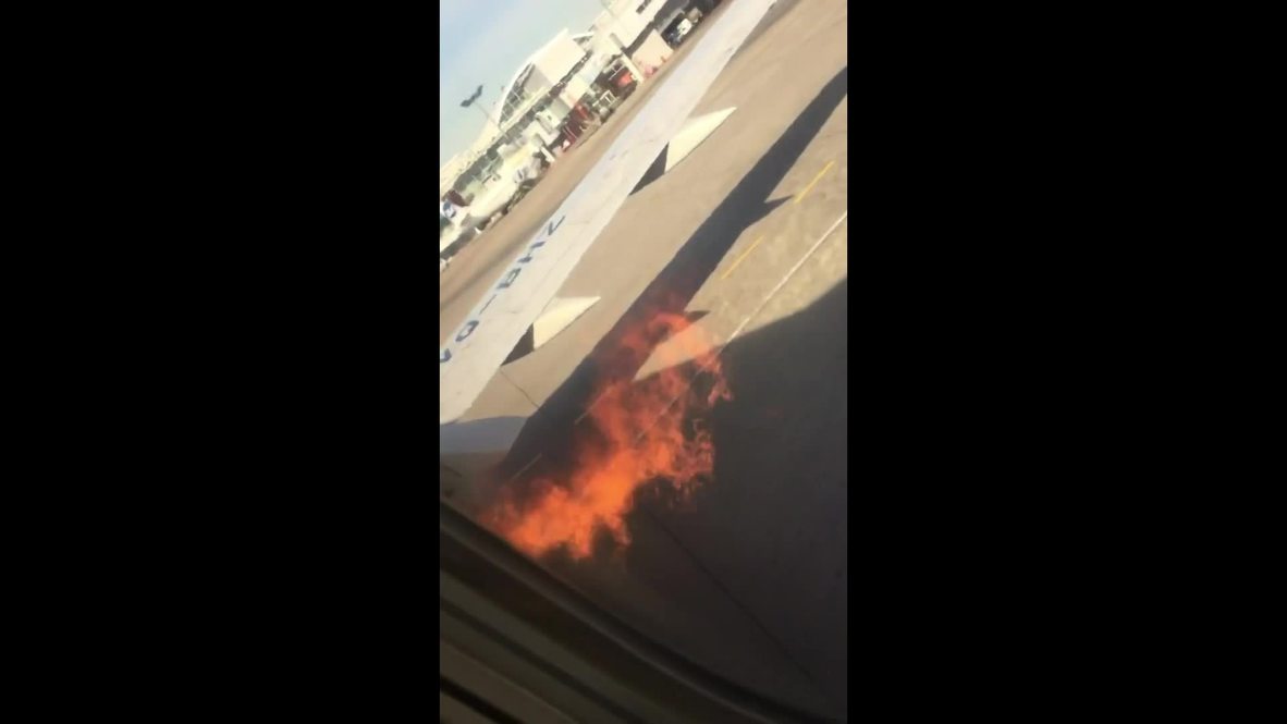 Rusia: Motor de un avión Boeing 737 de Utair se incendia justo antes del despegue