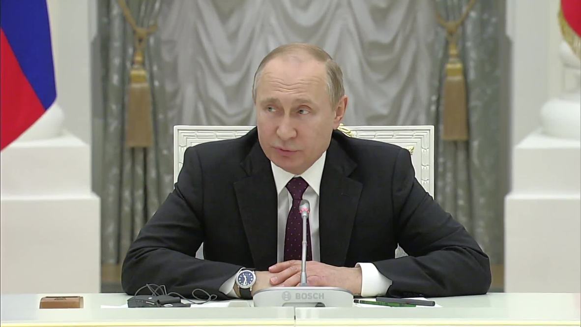 Rusia: Putin ofrece condolencias por incendio de Notre Dame en encuentro con líderes empresariales franceses