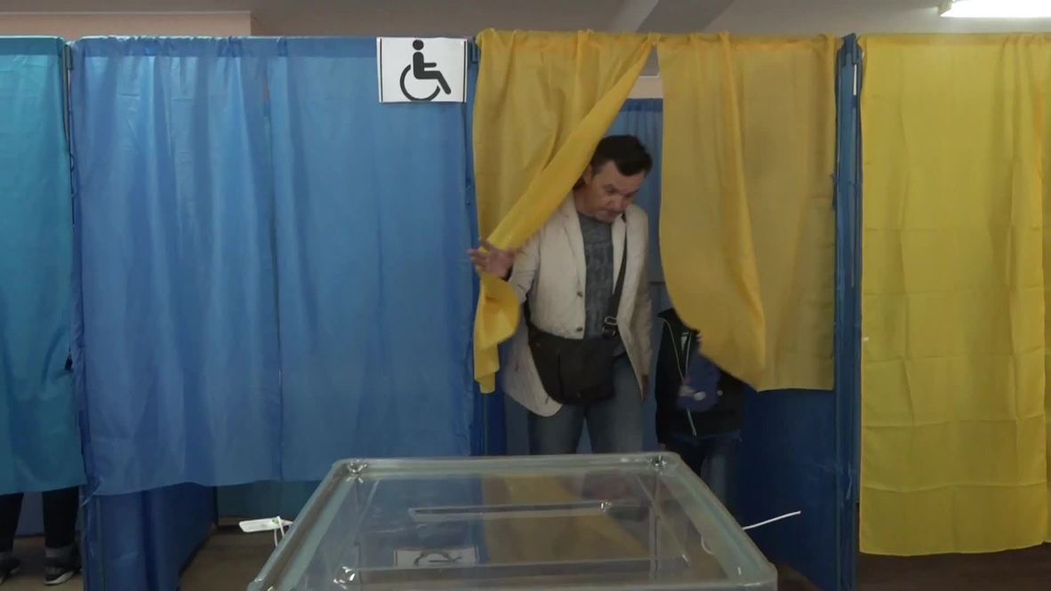 Украина: Киев голосует, выбирая президента страны