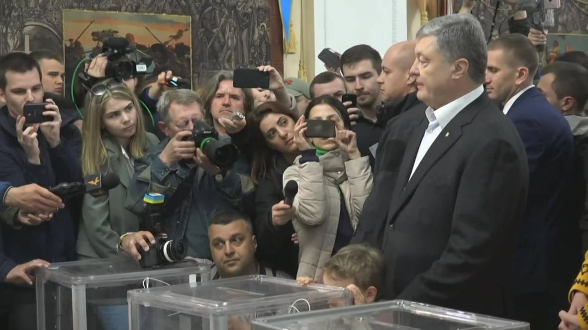 Украина: Порошенко голосует на президентских выборах