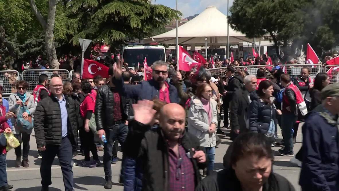 Turkey: Hundreds rally in show of support for Istanbul's new mayor