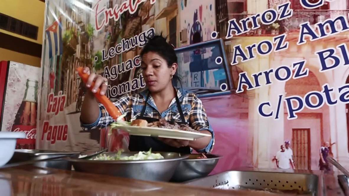México: Migrantes cubanos en busca de asilo en EE.UU. abren un restaurante en Ciudad Juárez