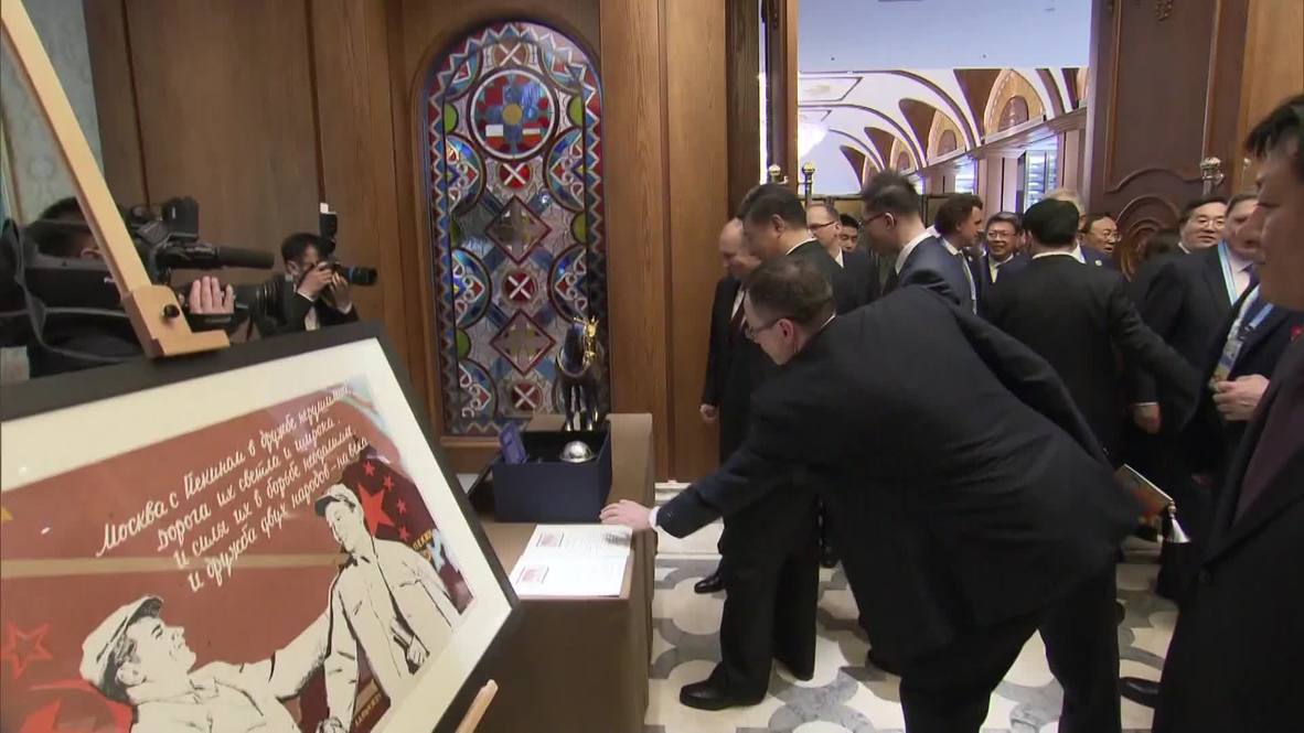 China: Xi gives Putin Legendary Horse on the Great Silk Road figurine