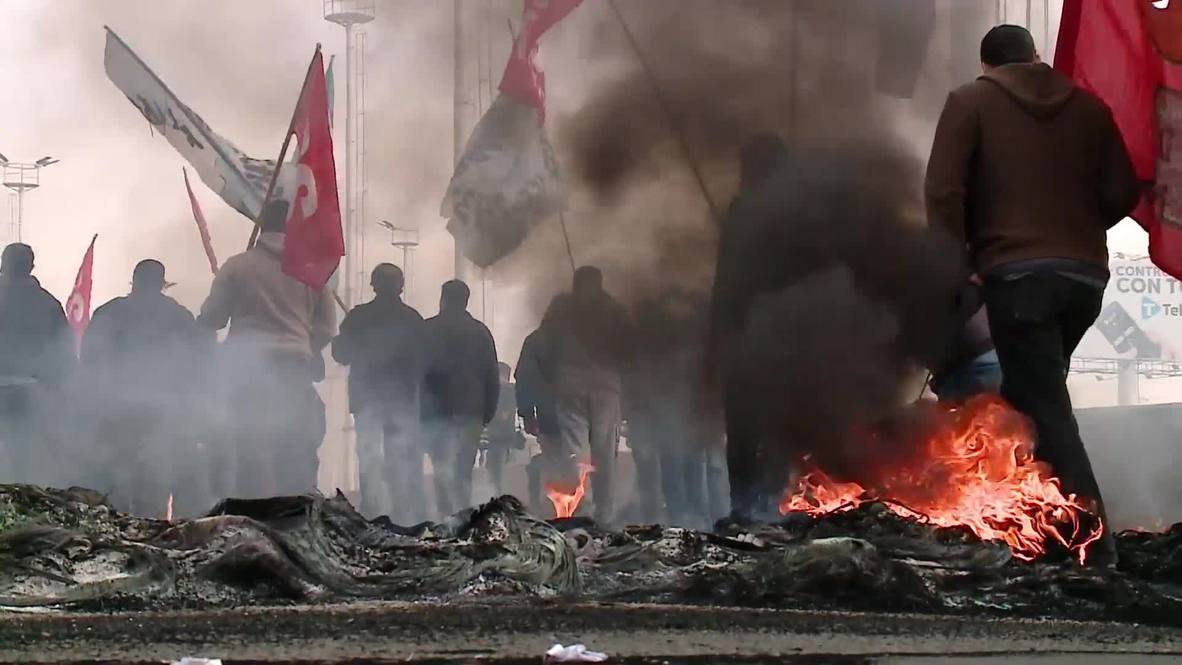 Argentina: Thousands join protest strike against Pres. Macri's austerity policies