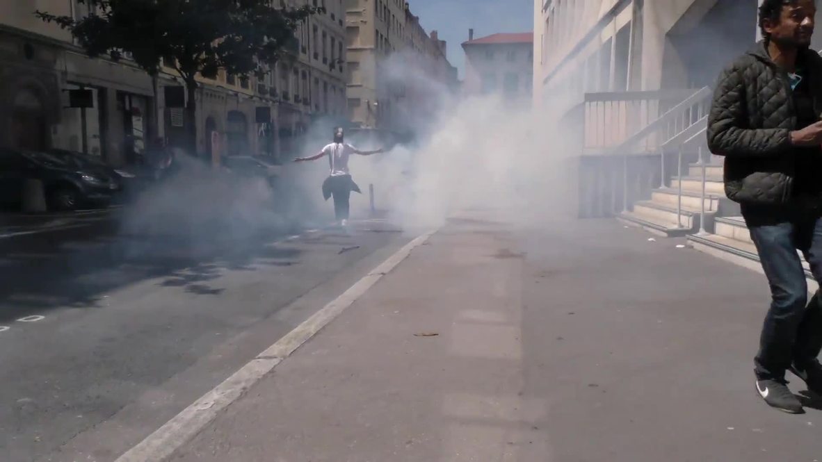 France: Tear gas fills streets of Lyon as May Day demo escalates