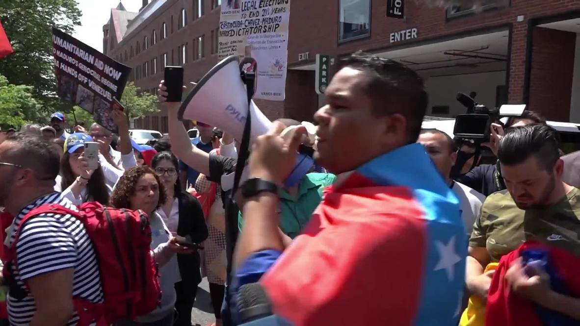 EE.UU.: Partidarios de Guaidó se manifiestan fuera de embajada de Venezuela en Washington