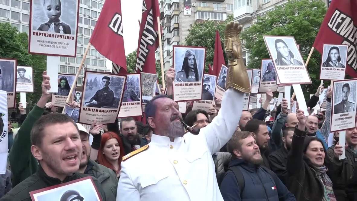 Ukraine: Anti-Russia protesters invoke Marvel's Avengers during Kiev march