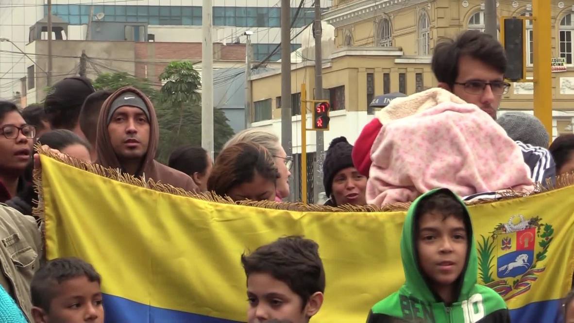 Perú: Migrantes venezolanos exigen en Lima la reanudación de sus vuelos de repatriación