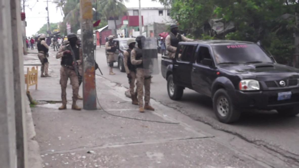 Haiti: Clashes break out as protesters demand President Moise resigns