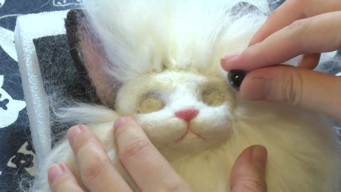 China: Talentosa artesana se vuelve viral al crear réplicas exactas de mascotas muertas