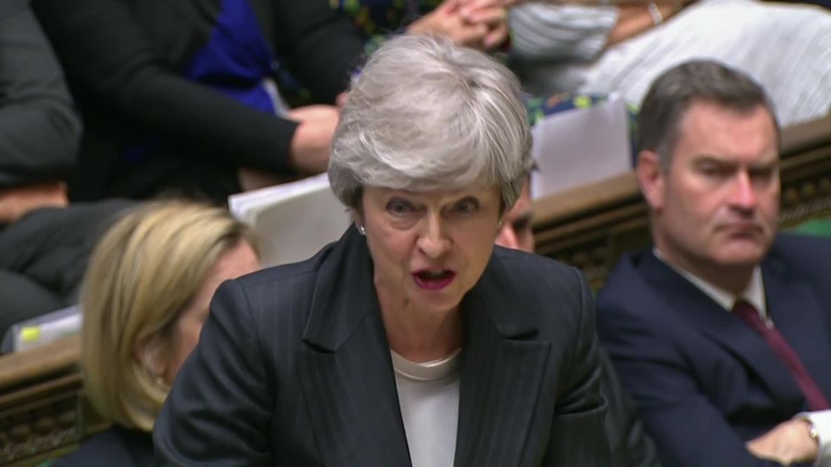 Reino Unido: May se mantiene firme ante críticas de parlamentarios por nuevo plan de Brexit