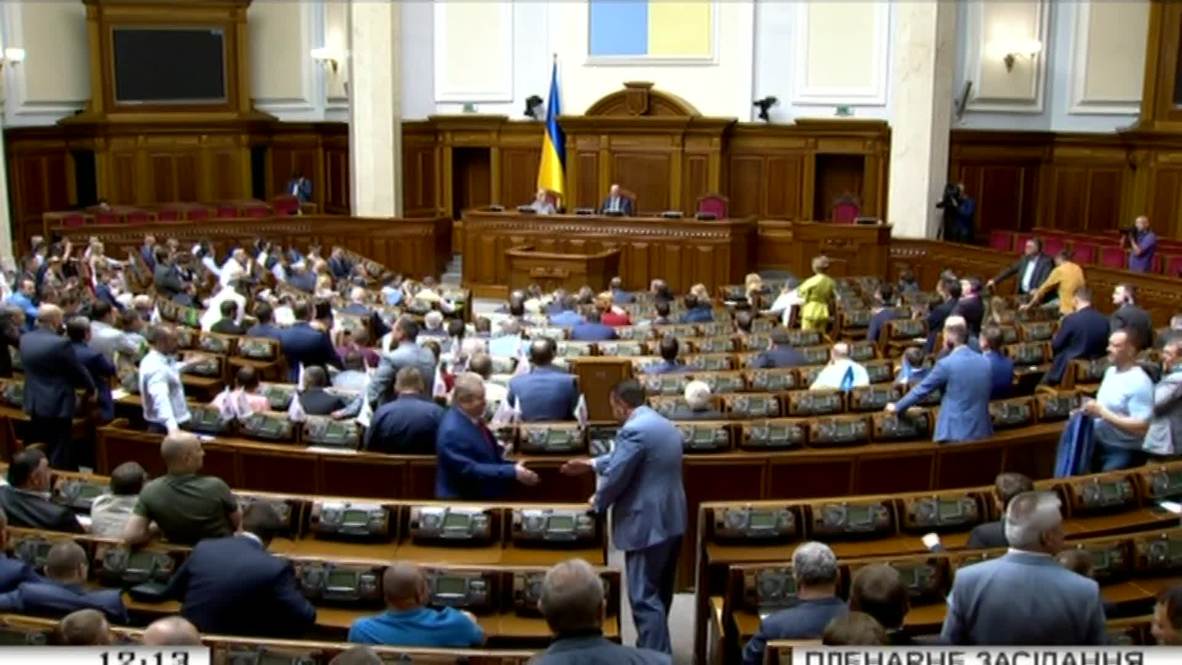 Украина: Рада отказалась рассматривать первые законопроекты Зеленского