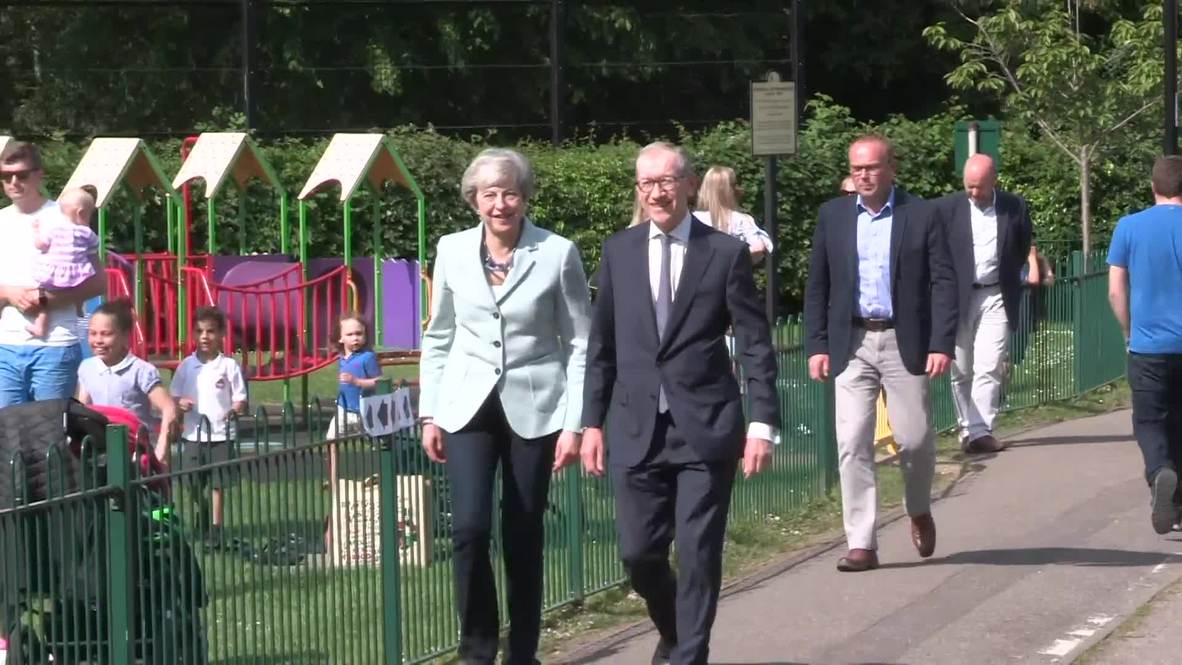 UK: May casts her ballot as voting in European elections gets underway