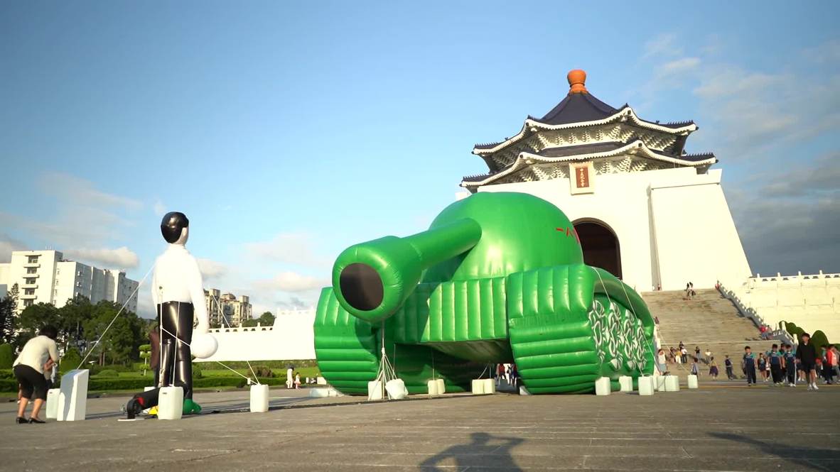 Taiwan: Giant inflatable 'Tank Man' marks 30th Tiananmen anniversary