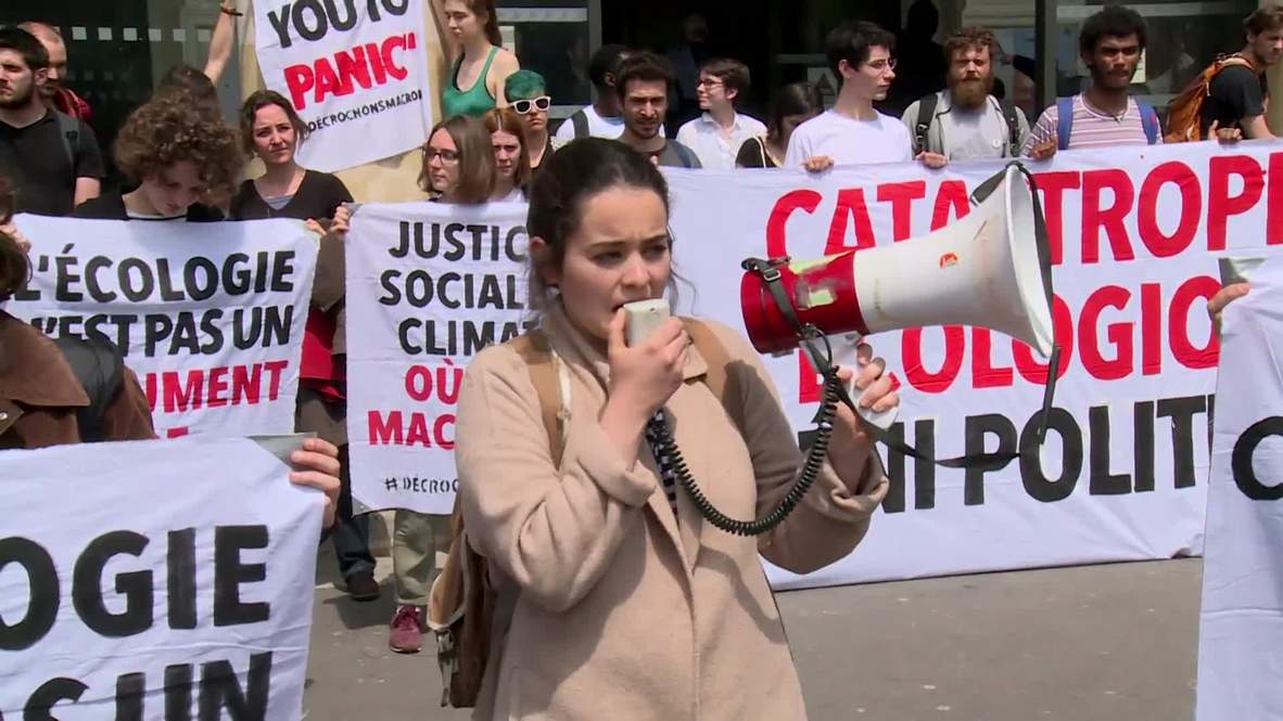 France: Thousands hit the streets to join global climate strike