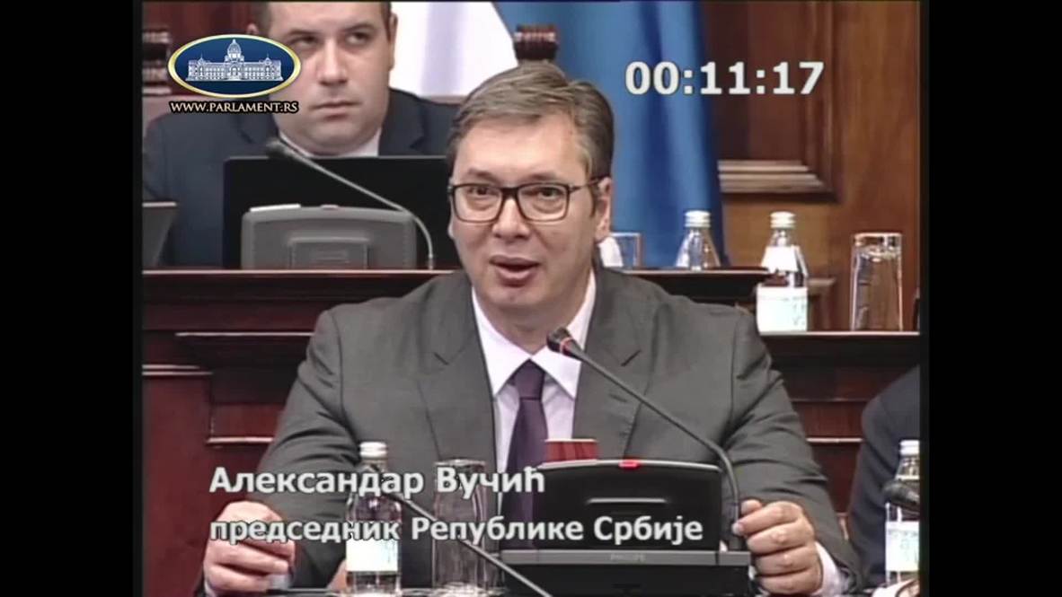 Serbia: 'Vamos a preservar la paz' dice presidente Vucic al tiempo que ordena al ejército prepararse