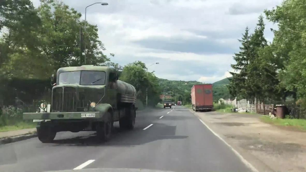 Serbia: Vehículos militares salen rumbo al norte de Kosovo