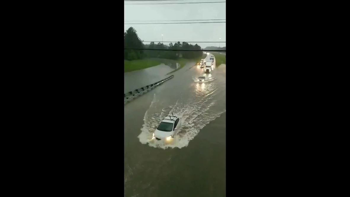EE.UU.: Fuertes lluvias en el norte de Ohio convierten las carreteras en ríos