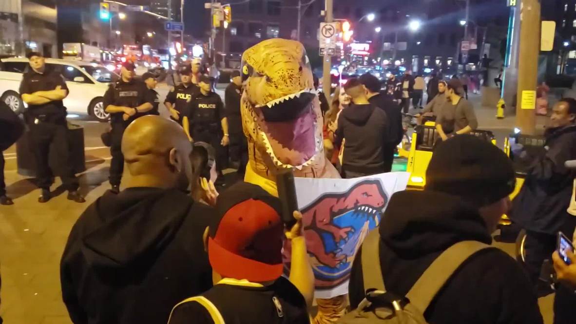 Canada: Rapturous scenes in Toronto as hundreds crowd centre to cheer on Raptors
