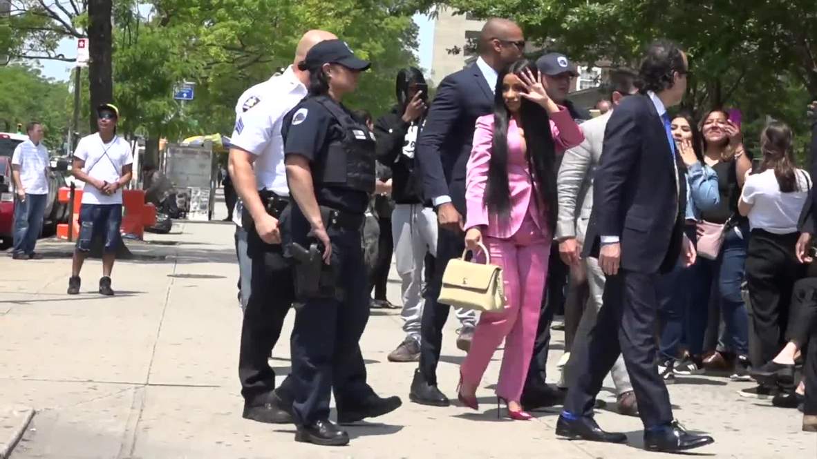 EE.UU.: La rapera Cardi B aparece en la corte por un caso de agresión en un club de striptease
