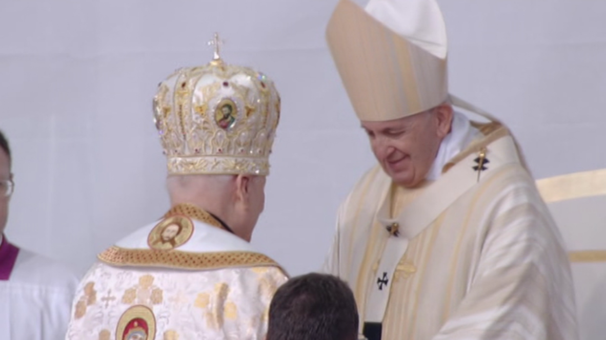 Romania: Pope Francis beatifies seven martyr bishops in Blaj