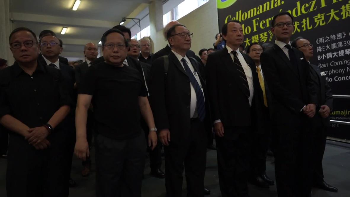 Hong Kong: Thousands of lawyers join silent march against proposed extradition bill