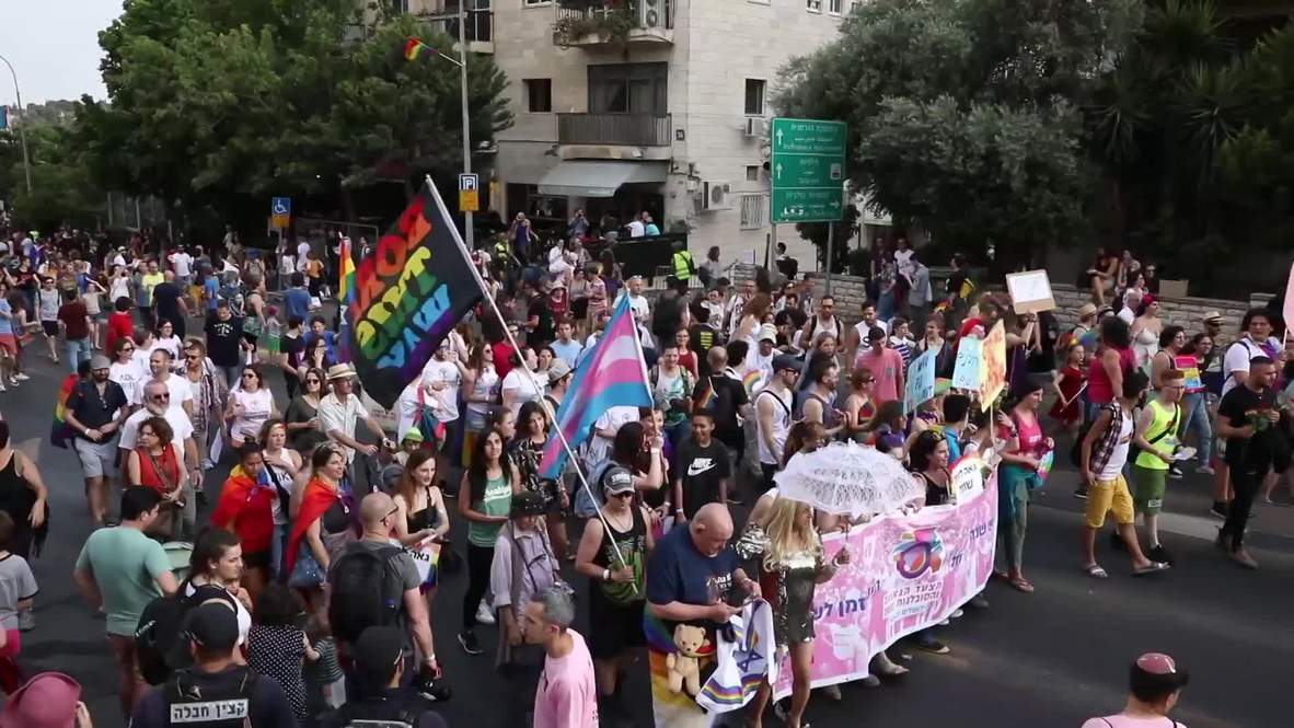 Israel: Miles participan en el desfile del orgullo gay de Jerusalén