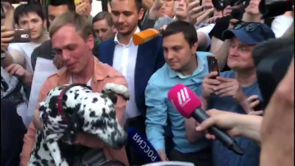 Russia: Investigative reporter Golunov reunited with pet pooch Margo as charges dropped