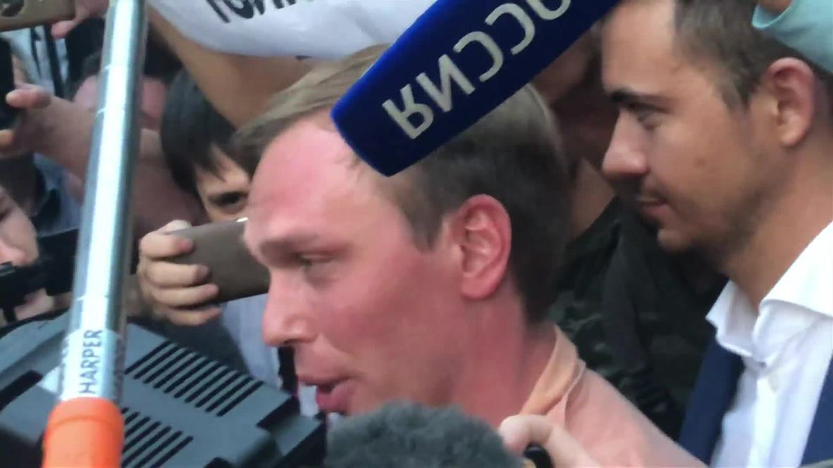 Russia: Journalist Golunov thanks supporters after drug related charges dropped