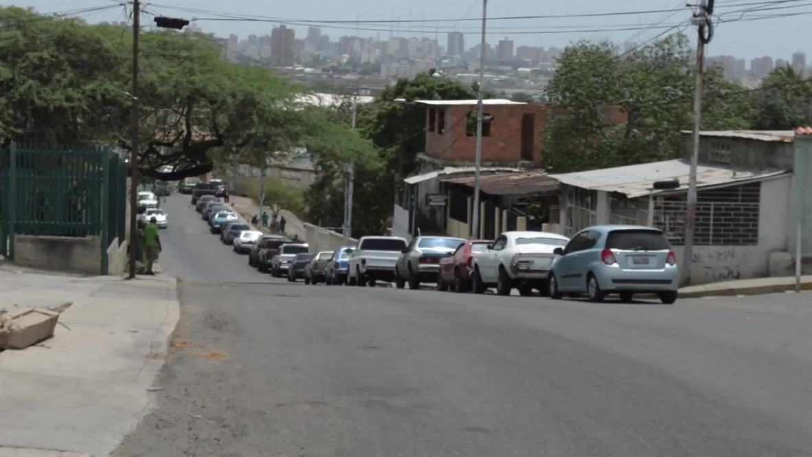 Venezuela: Largas colas de vehículos en Maracaibo para repostar gasolina