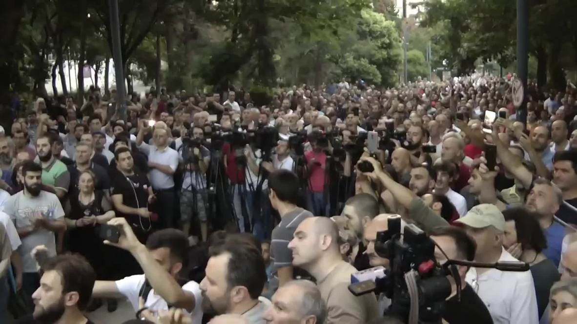 Грузия: "Не навязывайте псевдоценности". В Грузии прошёл сход противников ЛГБТ