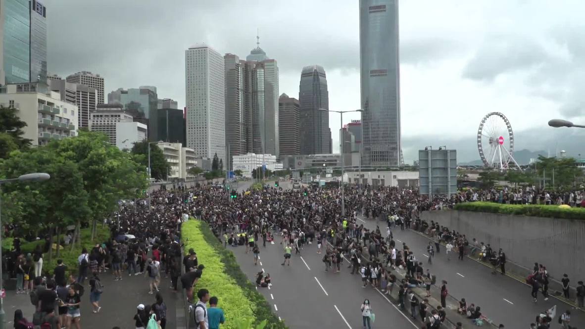 Hong Kong: Extradition bill protesters rally into night outside Legislative Council