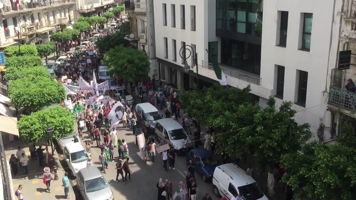 Algeria: Students protest in 17th week of anti-government rallies in Algiers