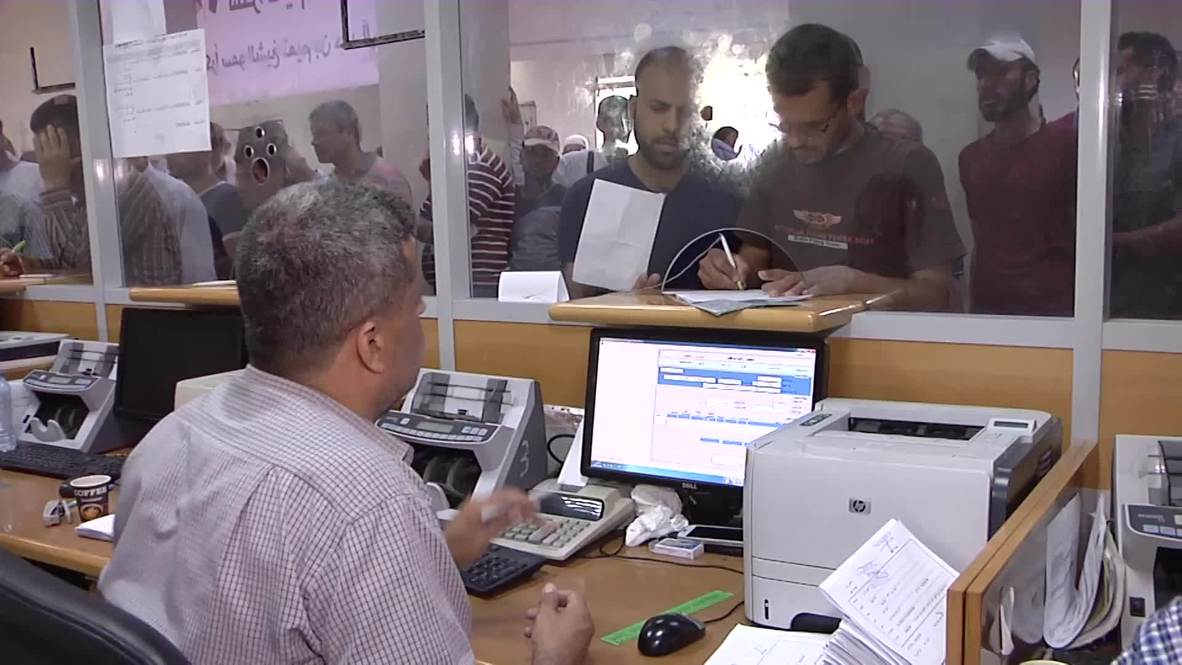 Palestina: Familias necesitadas de Gaza reciben 100 dólares de Qatar