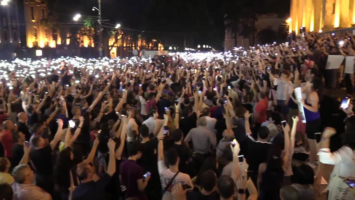 Georgia: Thousands join third day of protest outside parliament